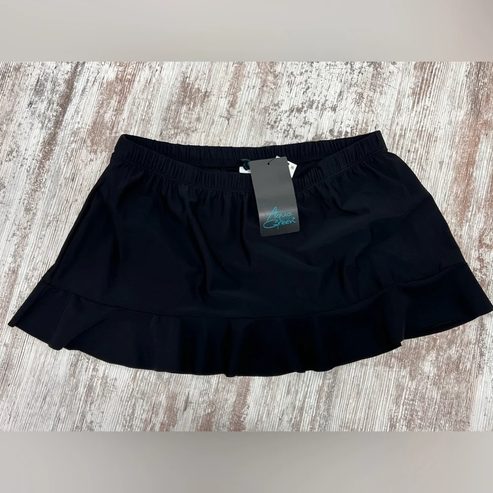WOMEN’S Ruffle Swim Short
